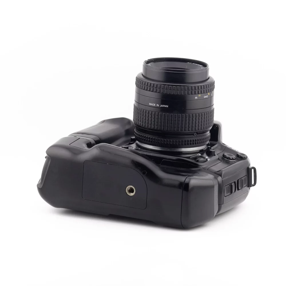 F90X - Nikkor 35-70 f/3.3-4.5 - MB-10 – Image 4