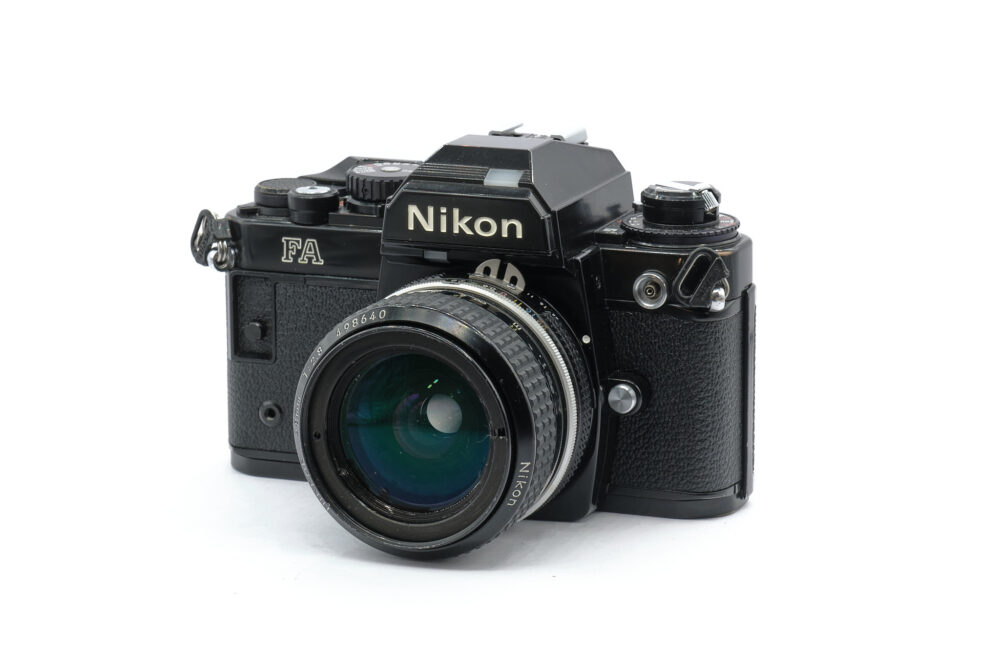 Nikon FA - Nikkor 28mm - f/2.8