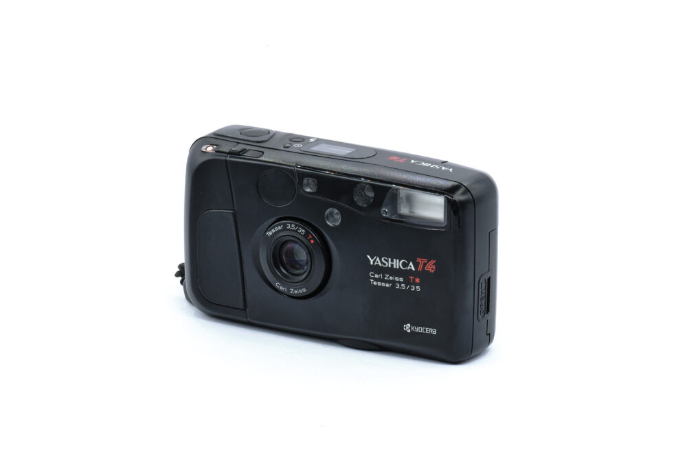 Yashica T4