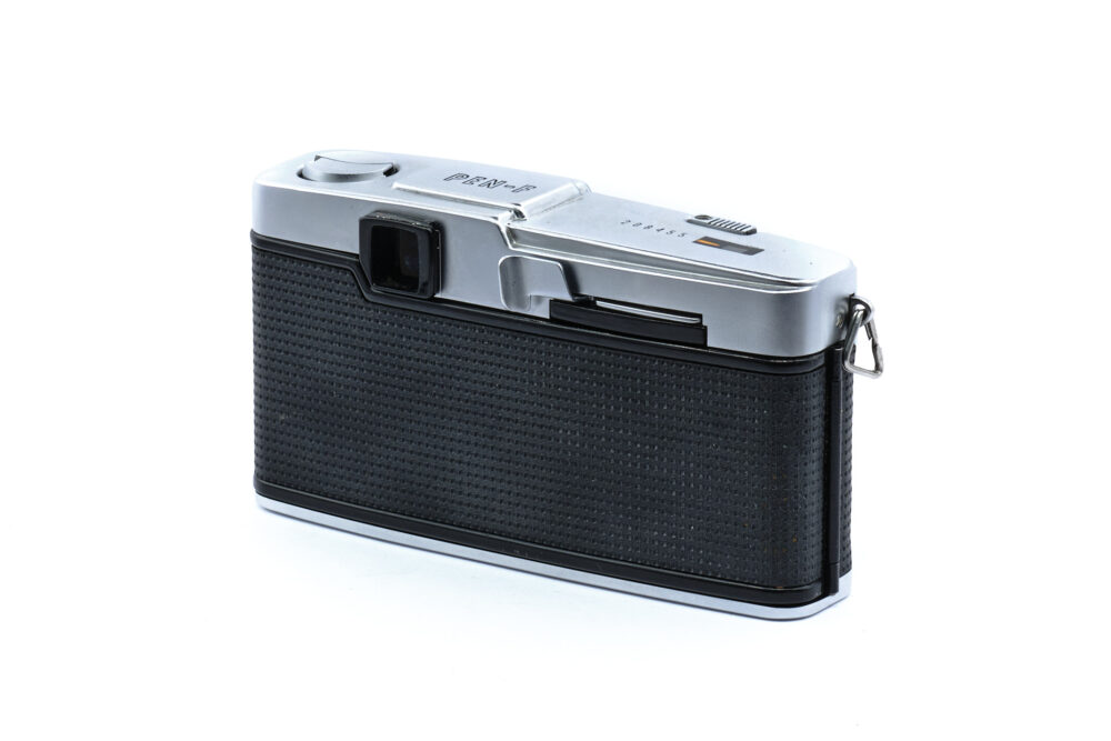 Olympus Pen-F - 25mm f/4 - 38mm f/1.8 - 50–90mm f/3.5 – Image 2