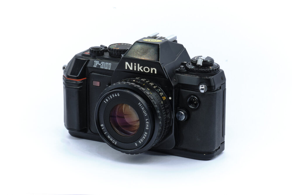 Nikon F301