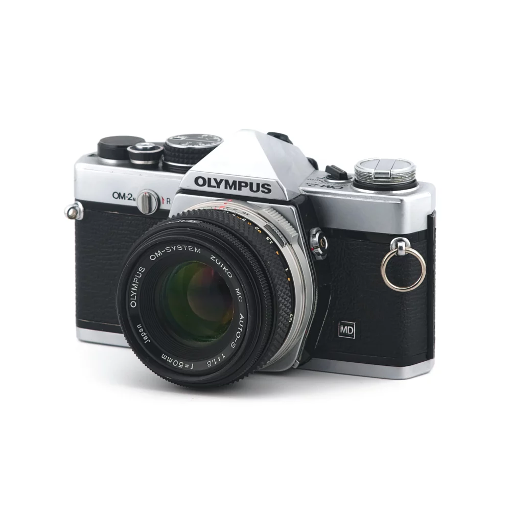 Olympus OM-2n Argent – Zuiko 50mm f/1.8