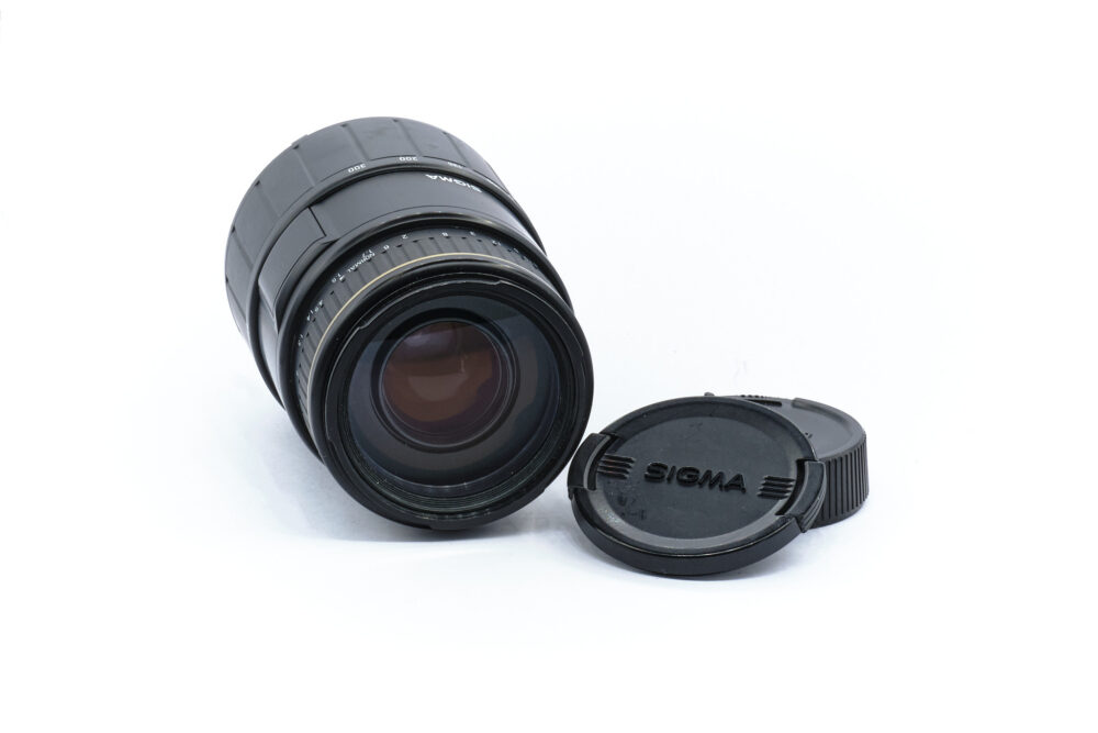 Sigma 70-300 f/4-5,6 DG APO Macro