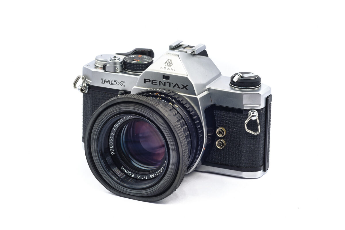 Pentax MX avec objectif SMC Pentax-M 50 mm f/1,4, vue de face