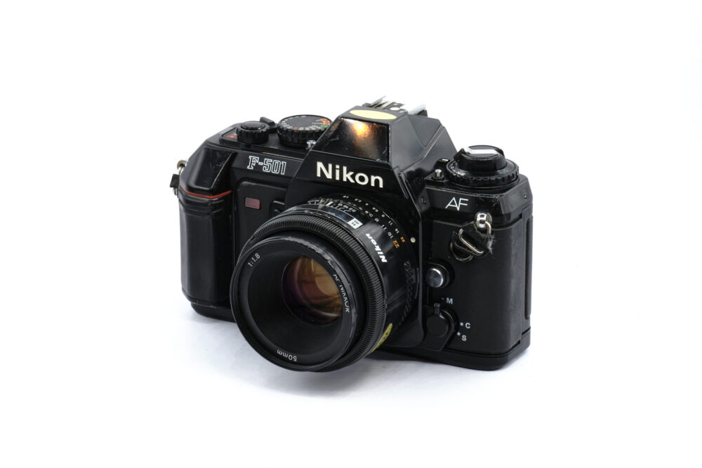 Nikon F-501 - Nikkor AF 50mm f1/8