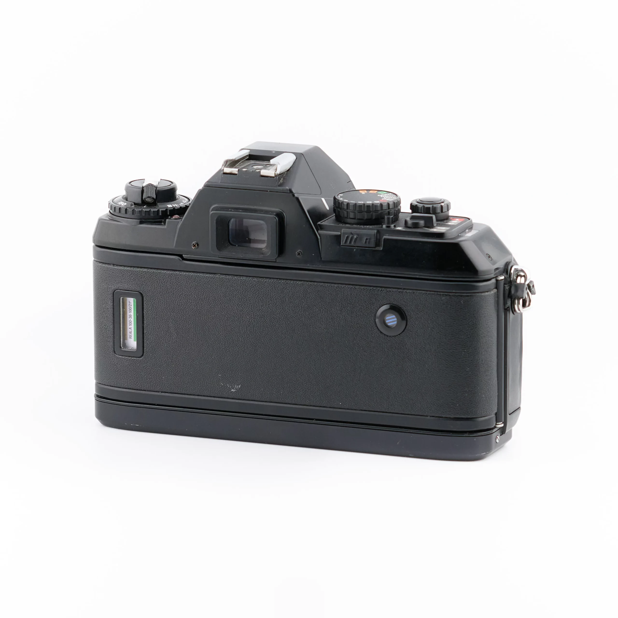 Nikon F-301 – Tamron 28mm f/2.5 Nikon F-301 - Tamron 28mm f/2.5 – Image 2