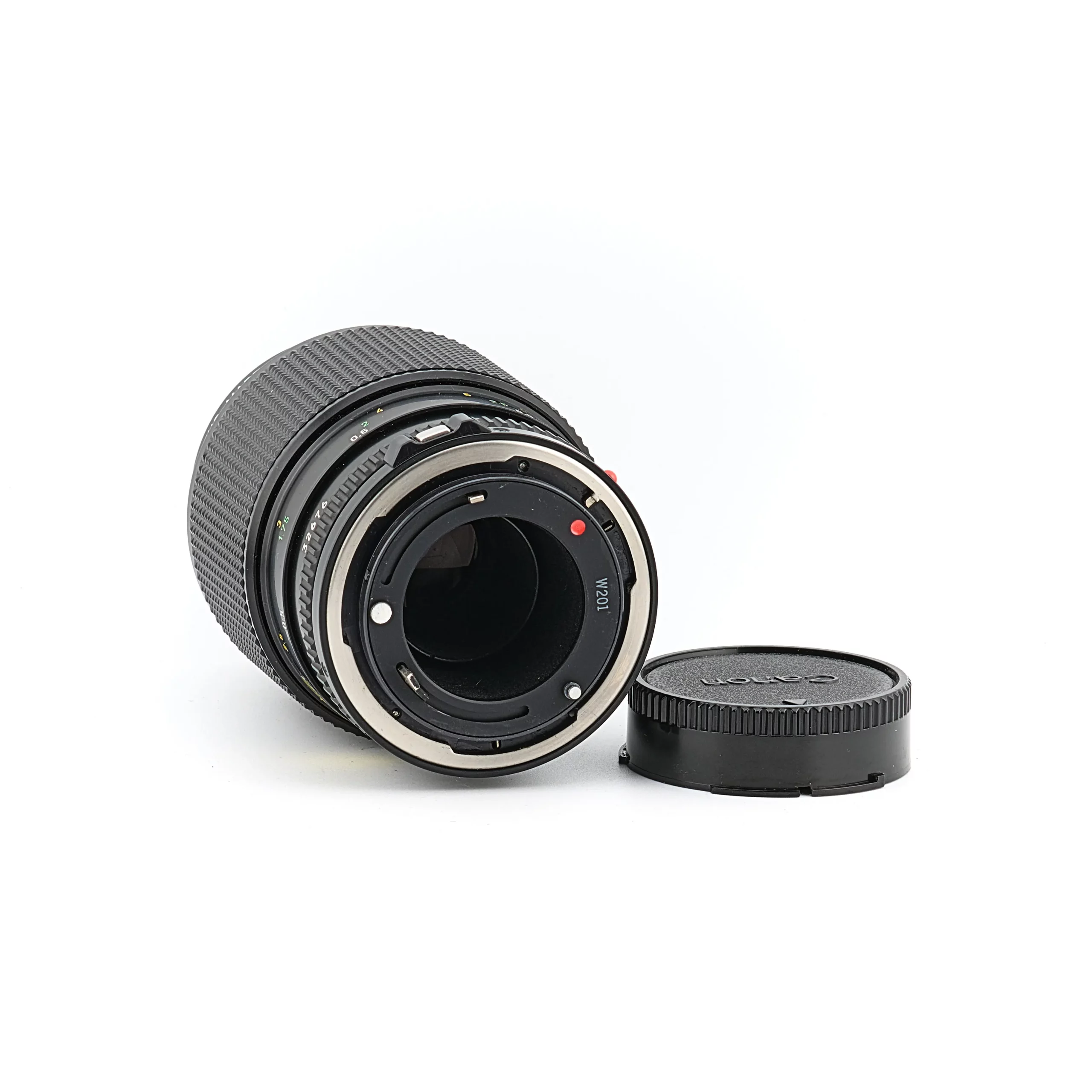 Canon FDn Macro 100mm f/4 Macro Canon FDn Macro 100mm f/4 Macro – Image 3