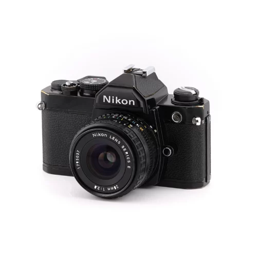 Nikon FM — Nikon Series E 28mm f/2.8 reconditionné (1)