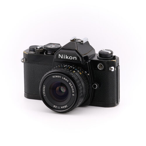 Nikon FM — Nikon Series E 28mm f/2.8 reconditionné (1)