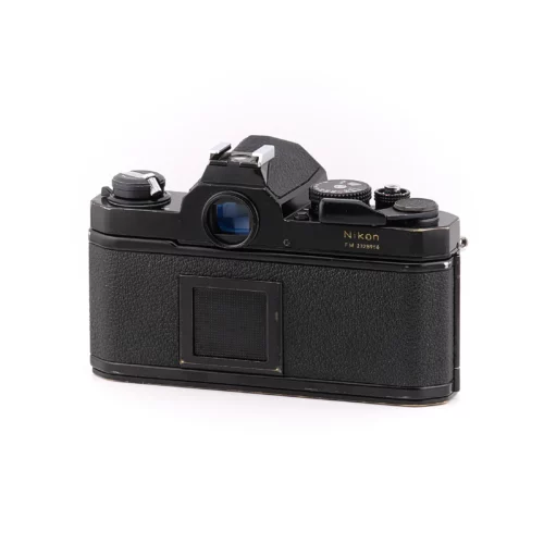 Nikon FM — Nikon Series E 28mm f/2.8 reconditionné (2)