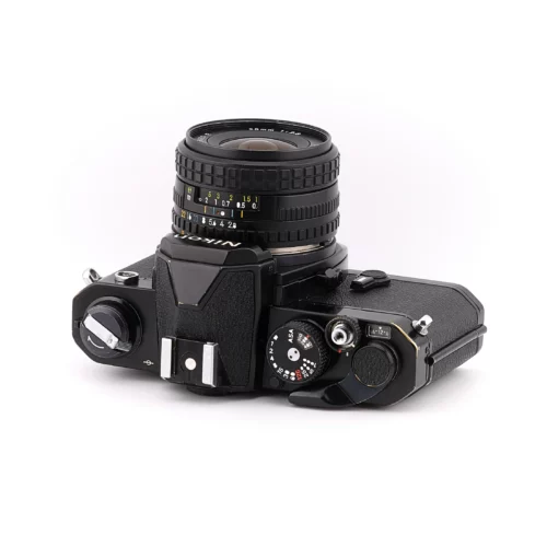Nikon FM — Nikon Series E 28mm f/2.8 reconditionné (3)