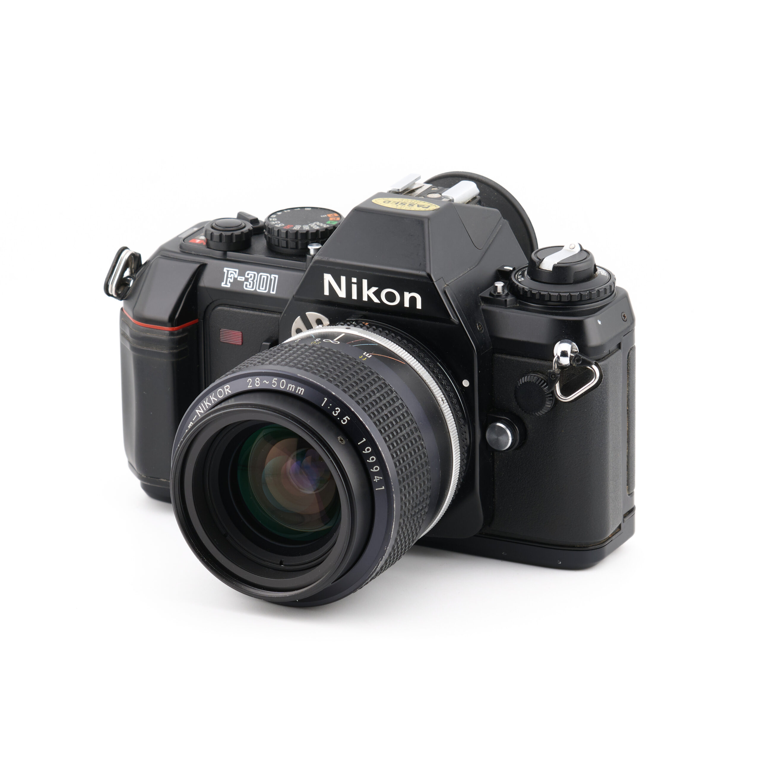 Nikon F-301 – Nikkor 28-50mm f/3.5 Nikon F-301 - Nikkor 28-50mm f/3.5