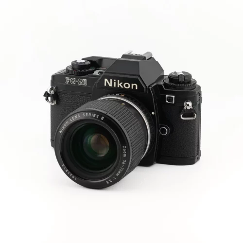 Nikon FG-20 — Nikon Lens Series E Zoom 36-72mm f/3.5 reconditionné (1)