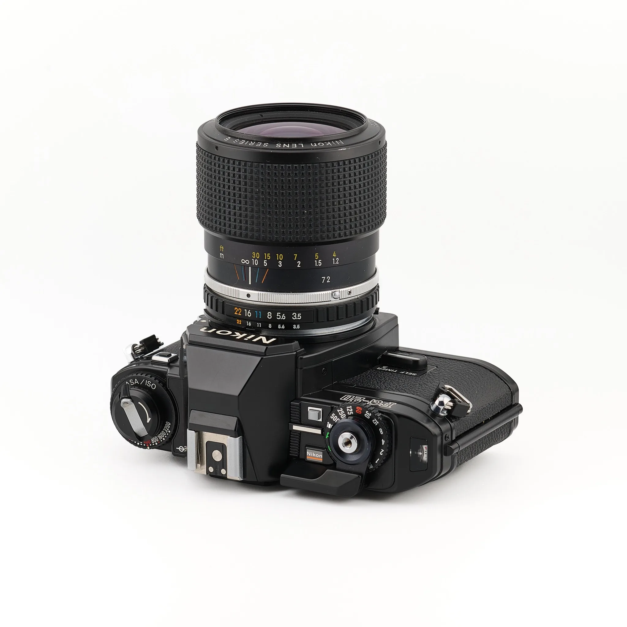 Nikon FG-20 — Nikon Series E 36-72mm f/3.5 Nikon FG-20 — Nikon Lens Series E Zoom 36-72mm f/3.5 reconditionné (3)